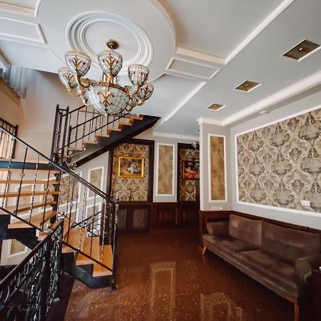 Royal Renaissance Hotel Ереван Экстерьер фото