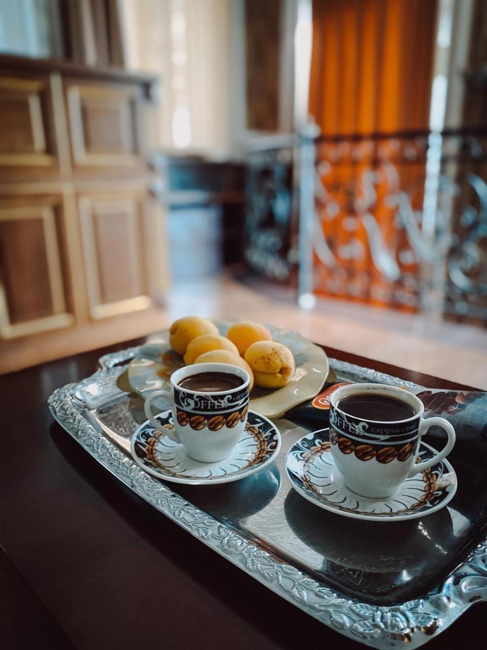Royal Renaissance Hotel Ереван Экстерьер фото