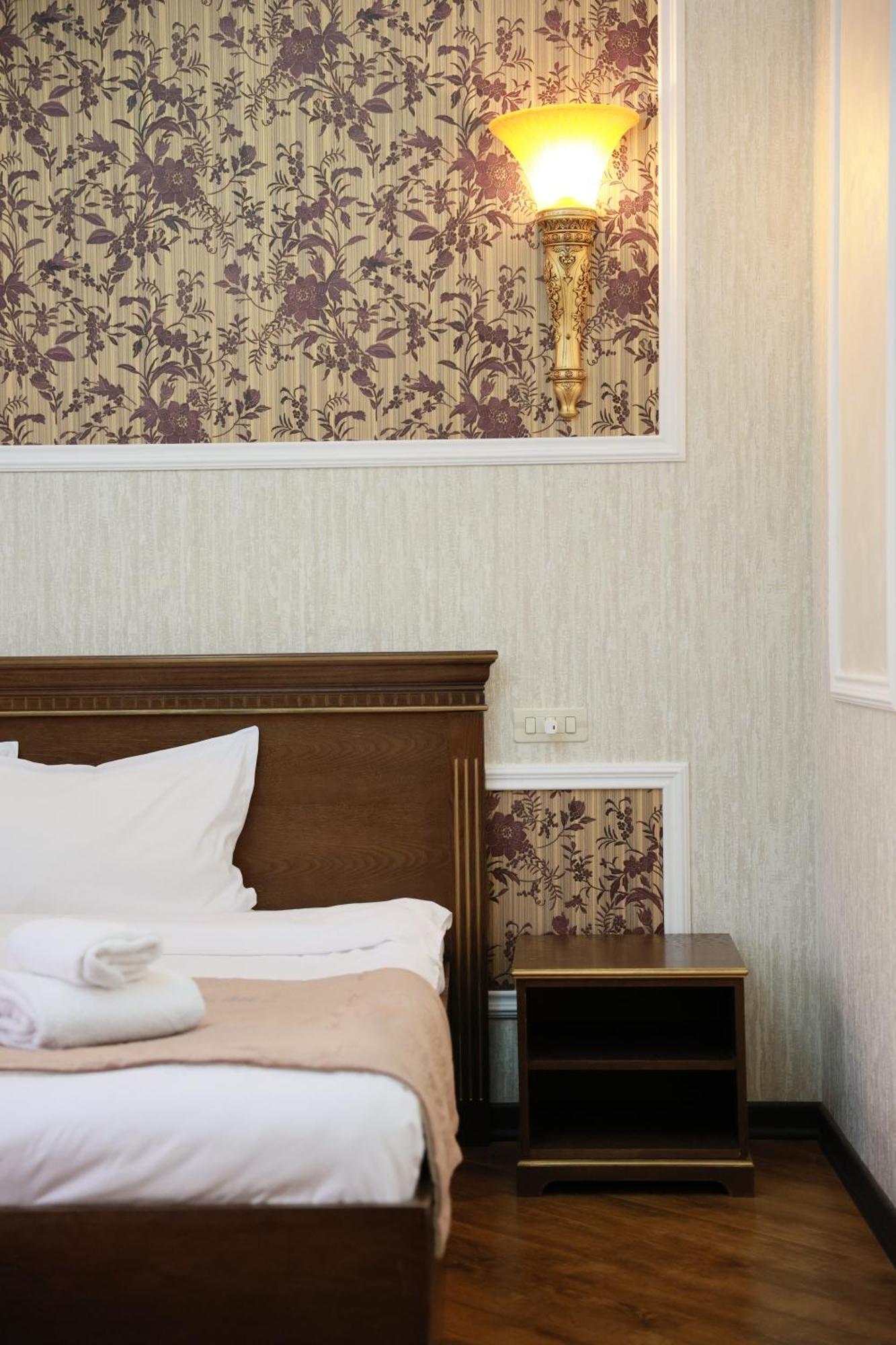 Royal Renaissance Hotel Ереван Номер фото