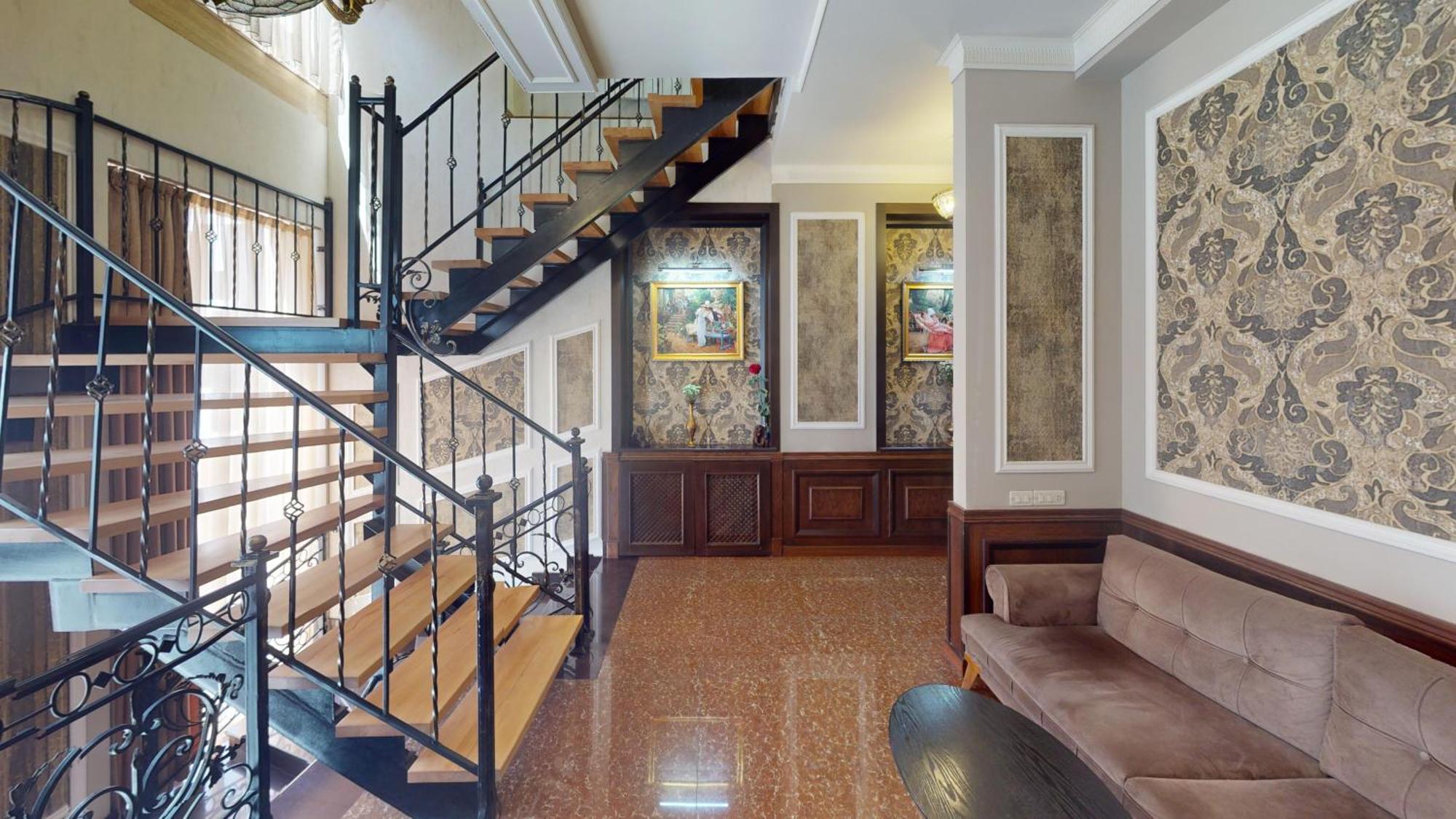 Royal Renaissance Hotel Ереван Экстерьер фото